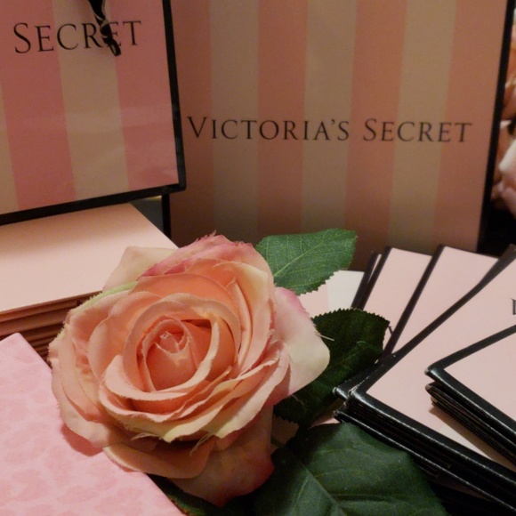 VICTORIAS Secret Gift bag&box&paper 7x7s - Picture 4 of 7